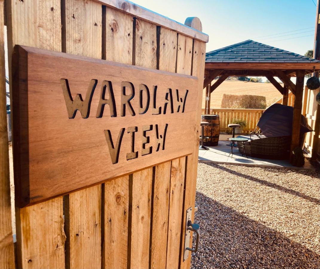 'Wardlaw View' Luxury Studio Apartment With Stunning View Kirkhill Eksteriør bilde