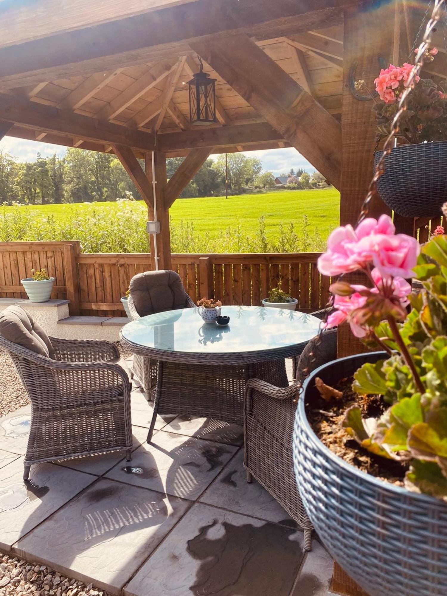 'Wardlaw View' Luxury Studio Apartment With Stunning View Kirkhill Eksteriør bilde